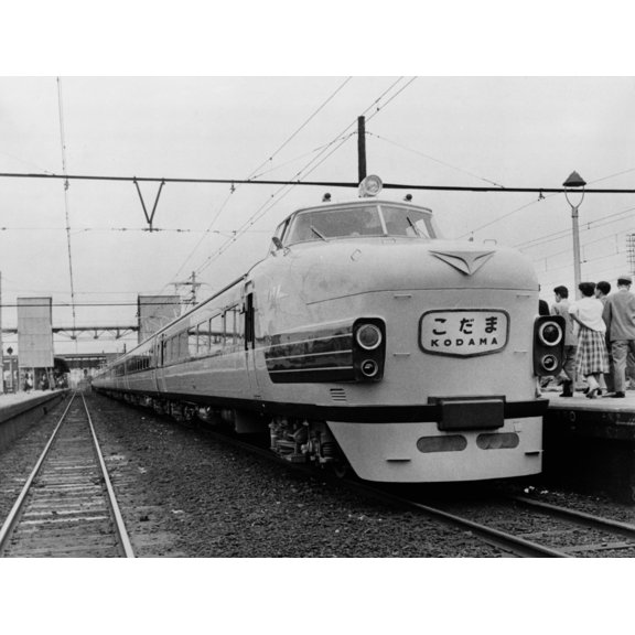 Japanese National Railways' Ultra-Modern Express Train The Kodama Echo In English Was Introduced To Service In November 1958. It Set A World Speed Record Of 163 Kilometers Per Hour 101 Mph In On July