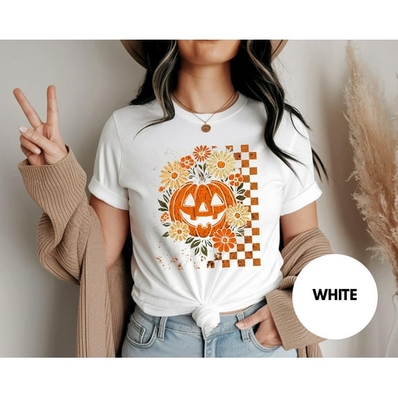 JavaC Smiley Pumpkin Floral Shirt Retro Fall Graphic Tee Checkered Daisy T-shirt Cute Autumn Outfit Halloween Aesthetic Gift for Pumpkin Lovers