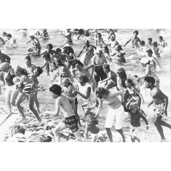 Jaws B&w 24x36 Poster Swimmers Running in water in fear of shark