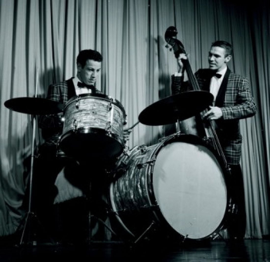 Jazz band playing on stage Canvas Art - (18 x 24)