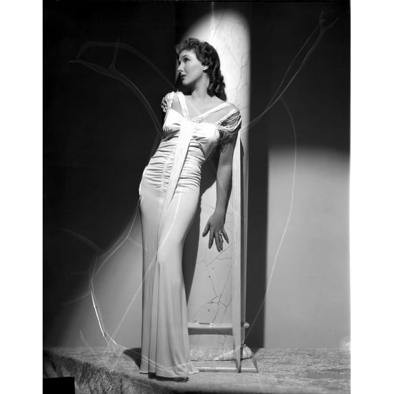 Jean Parker Posed in White V-Neck Short Sleeve Gathered Dress Photo Print (8 x 10)