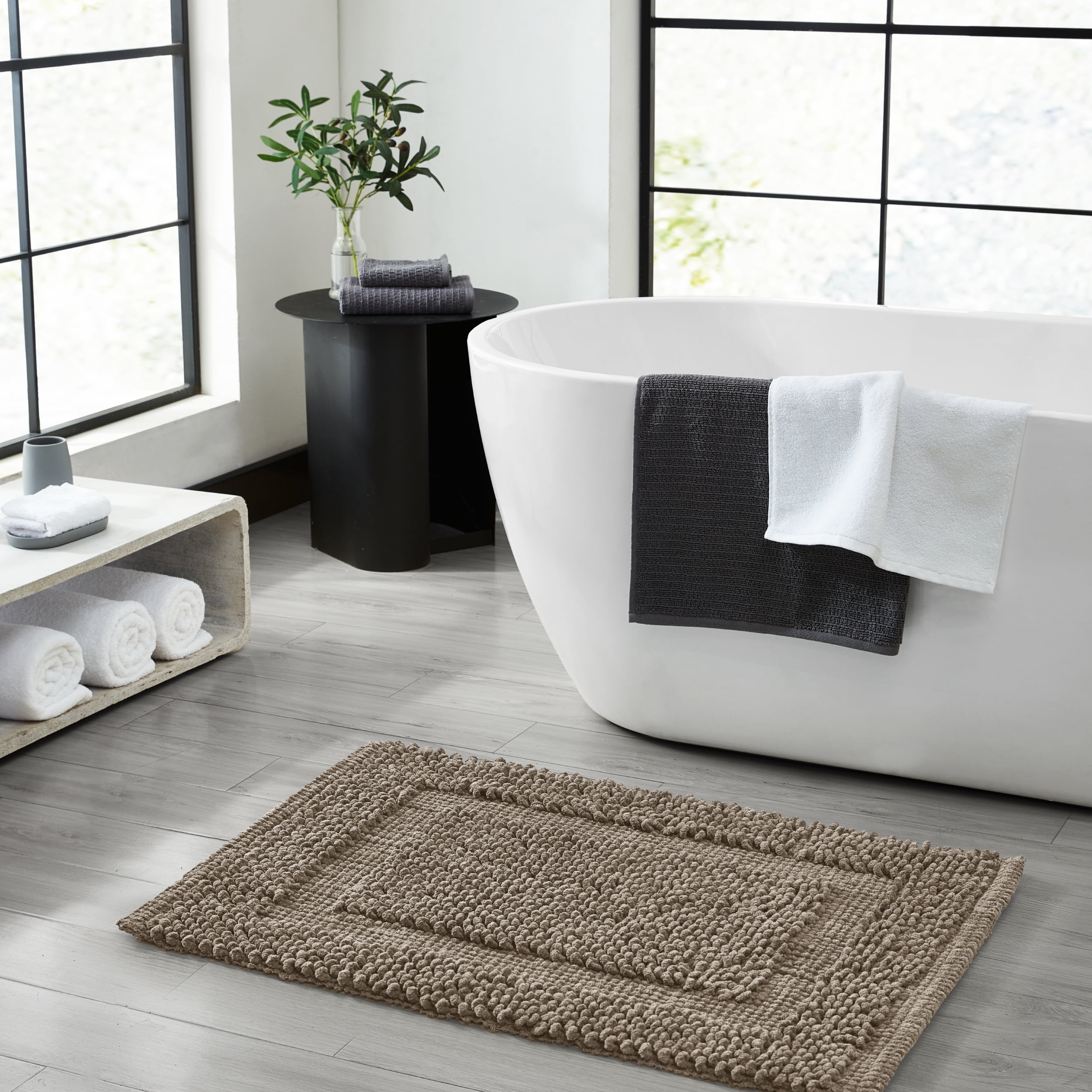 Sophie Border Brown Cotton Chenille Bath Mat 17" x 24"
