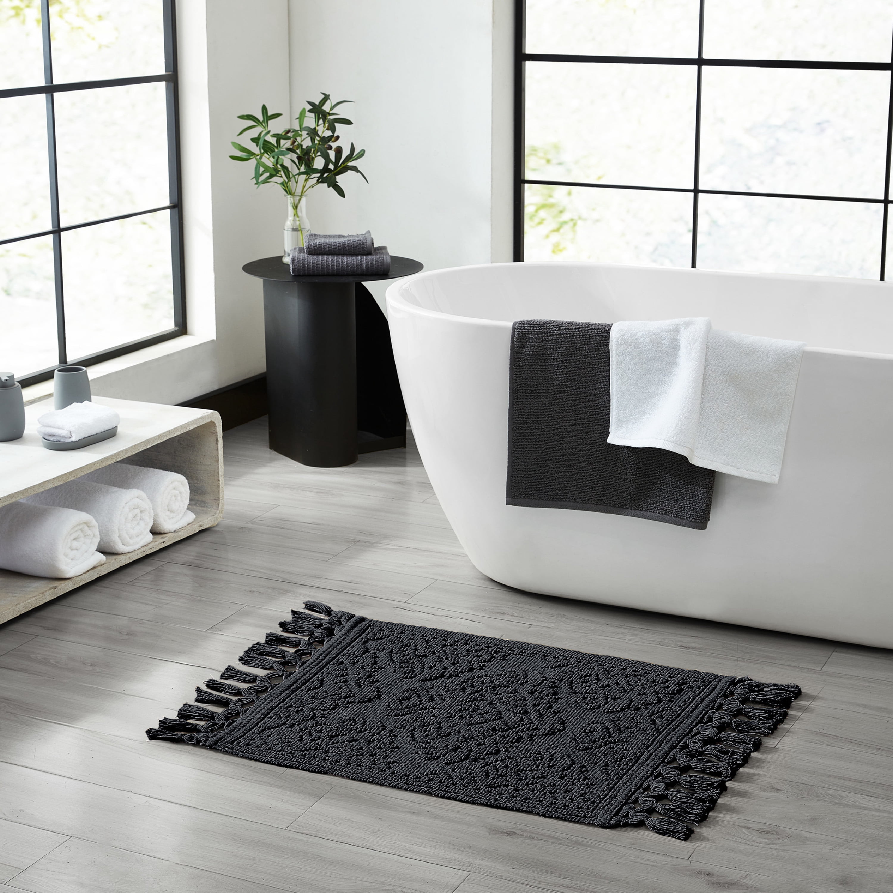 Jean Pierre Ricardo Cotton Fringe 17 x 31 in. Bath Rug, Black