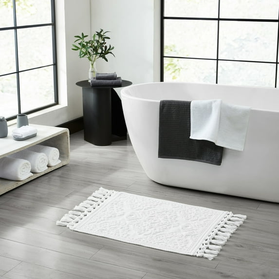 Jean Pierre Ricardo Cotton Fringe 17 x 31 in. Bath Rug, White