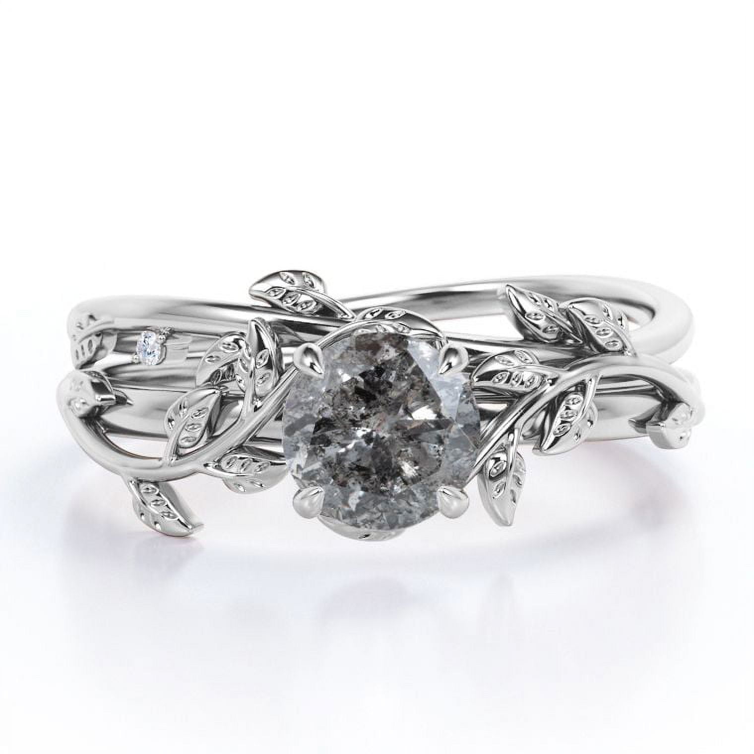 Salt and 2024 pepper ring set