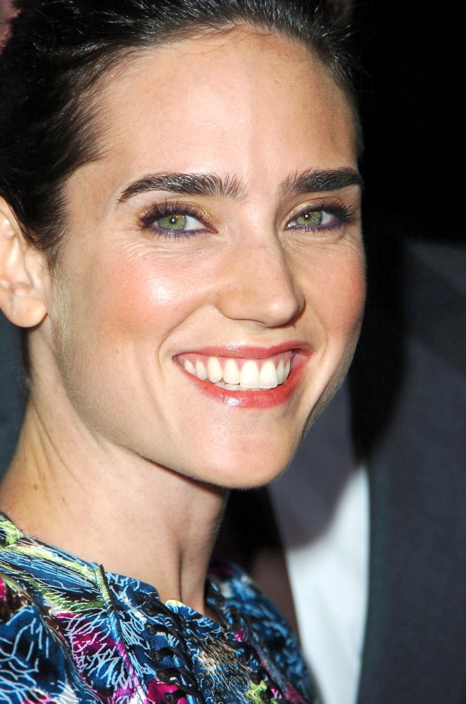 Jennifer Connelly (Wearing A Balenciaga Dress) Canvas Art - (16 x 20)
