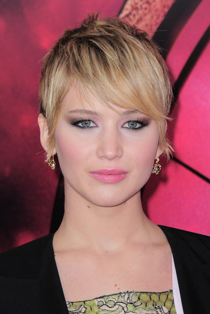 Jennifer Lawrence At Arrivals For The Hunger Games Catching Fire Premiere Canvas Art - (16 x 20)