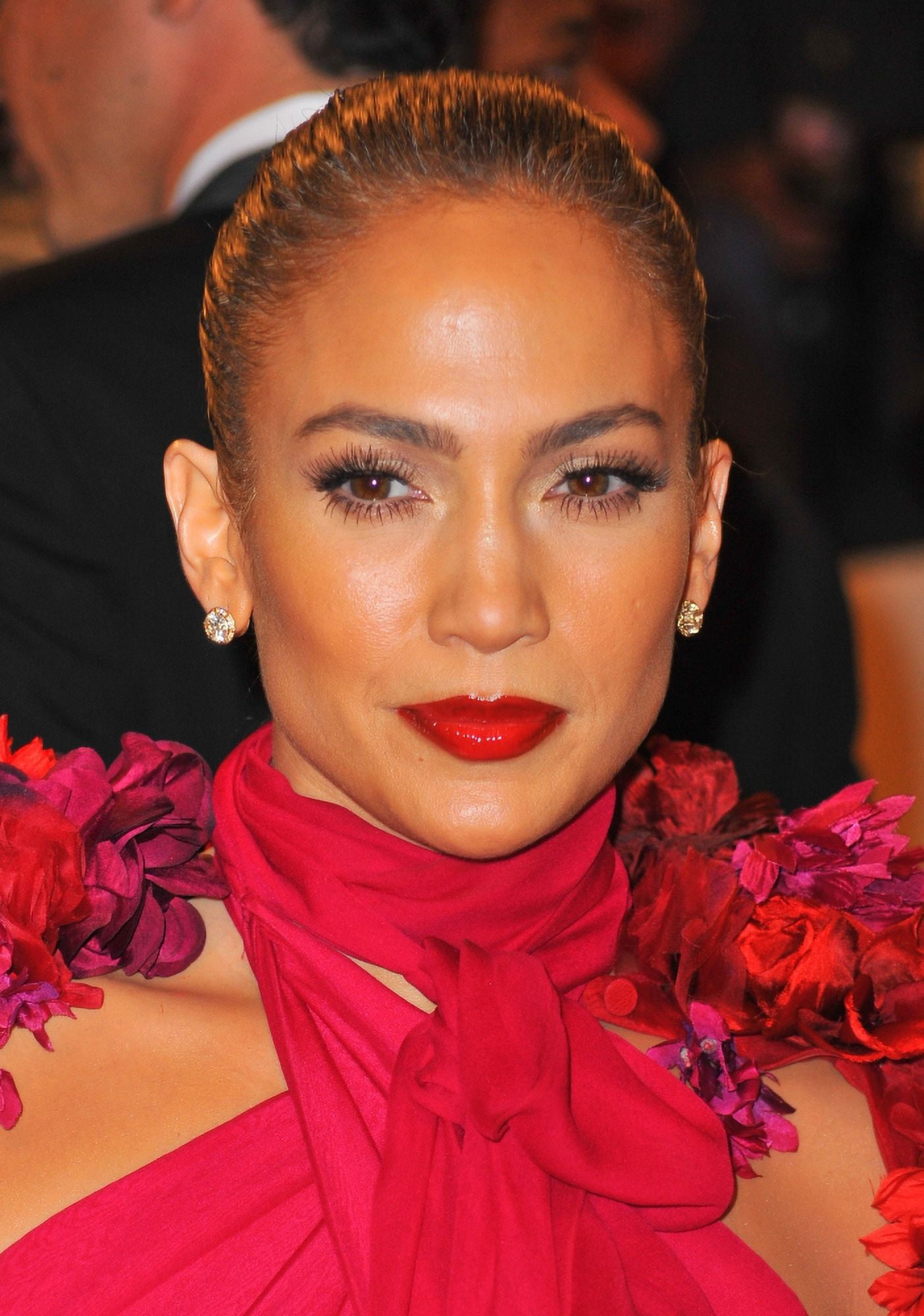 Jennifer Lopez At Arrivals For Alexander Mcqueen Savage Beauty Opening Night Gala - Part 2 Canvas Art - (16 x 20)