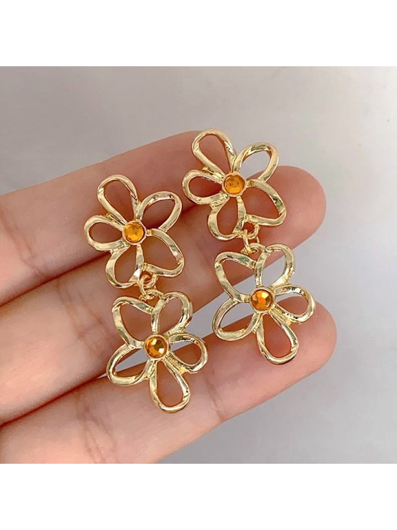 JennyShop Gold Color Hollow Flower Hanging Earrings New Fashion Rhinestone Middle Floral Bohemian Women's Dangle Earrings pendientes mujer