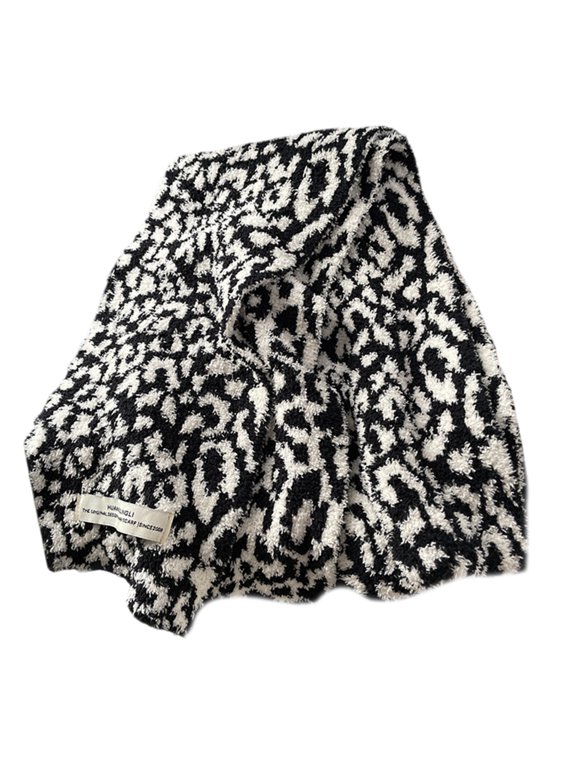 Fashionable Leopards Print Scarf Breathable Moisture Wicking Neckerchief