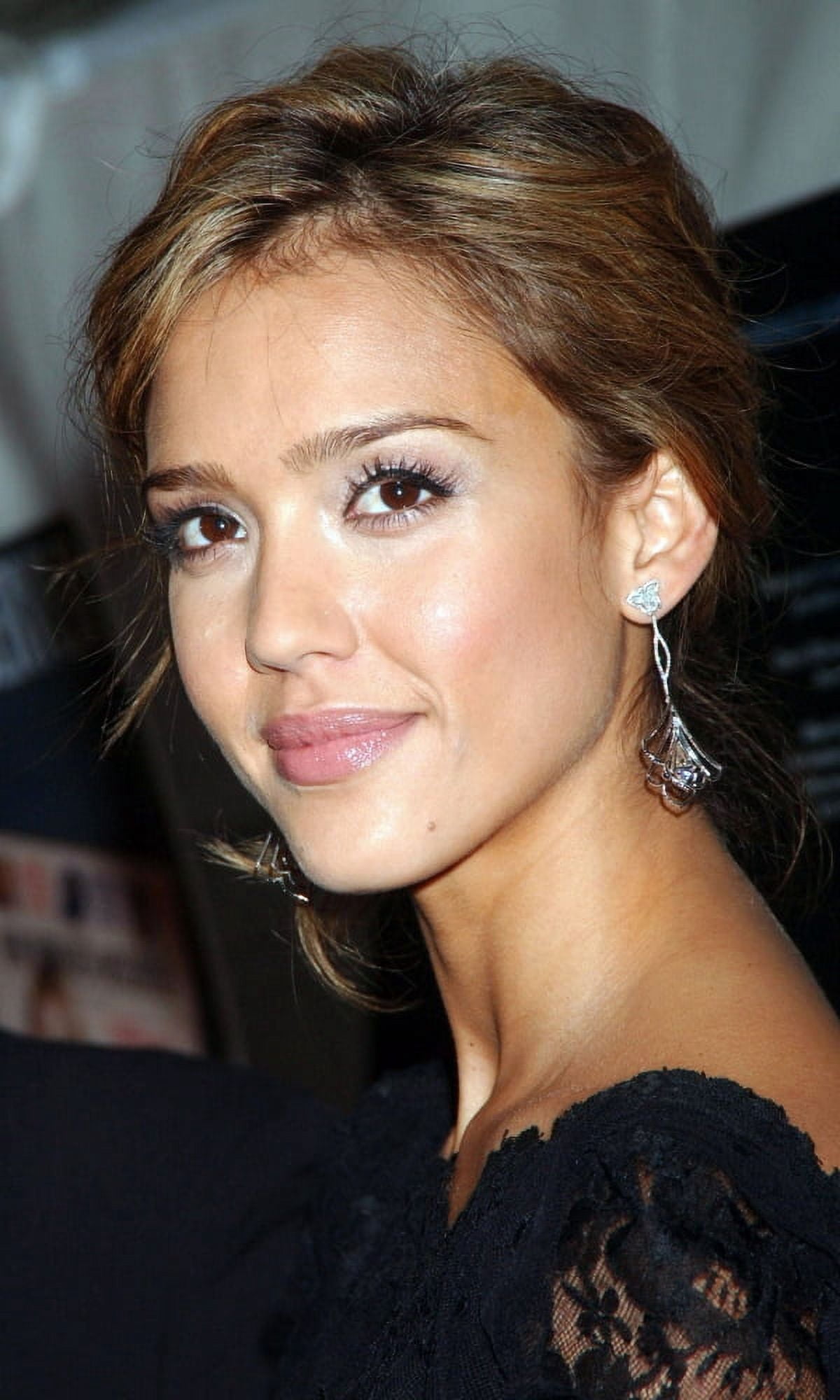 Jessica Alba At Arrivals For Awake Premiere Sponsored By The New York Observer Canvas Art - (16 x 20)