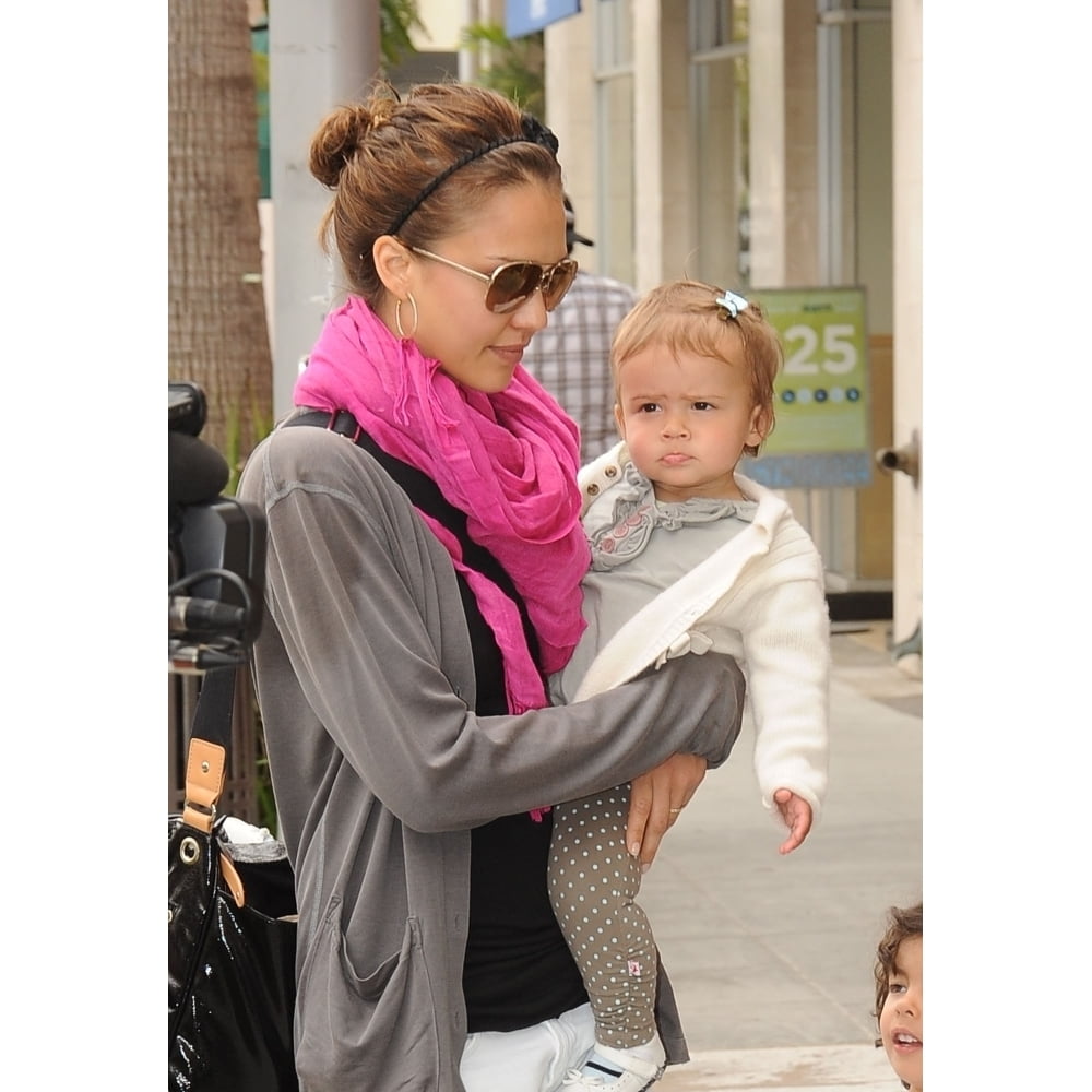 Jessica Alba Her Daughter Honor Marie Warren Out And About For Jessica Alba Visits A Toy Store With Her Daughter
