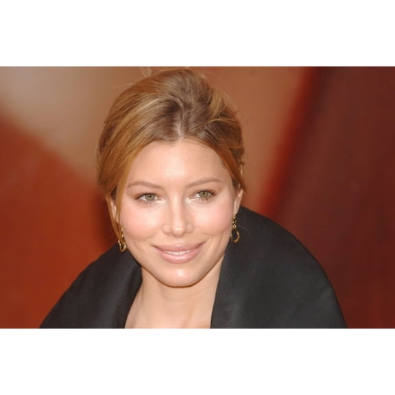 Jessica Biel At In-Store Appearance For Jessica Biel Presents The First Shipment Of Godiva'S Gold Collection Chocolates