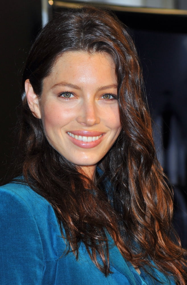 Jessica Biel At In-Store Appearance For Revlon Grow Luscious Plumping Mascara Launch Canvas Art - (16 x 20)