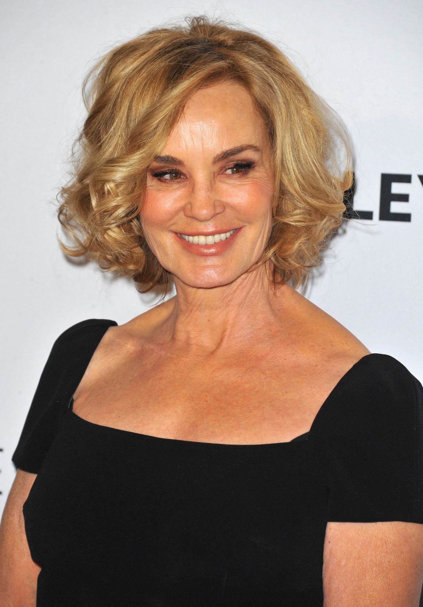 Jessica Lange At Arrivals For 32Nd Annual Paleyfest Closing Night Presentation Fxs American Horror Story Freak Show Canvas Art - (16 x 20)