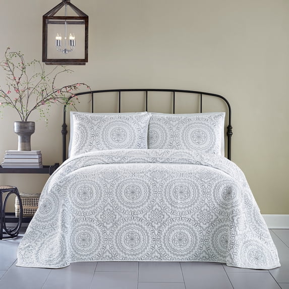 Jessica Simpson Gray Medallion Polyester King Coverlet