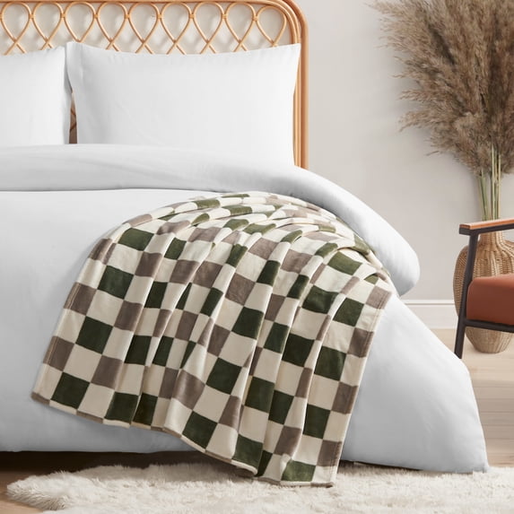 Jessica Simpson Plush Throw Blanket, Olive / Grey, 50" x 70"