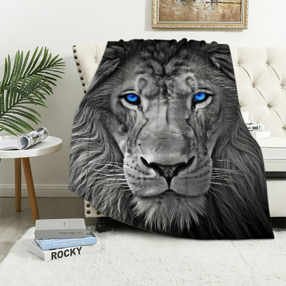 Jeuxus Lion Blue Eyes Black and White Flannel Blanket Longlasting