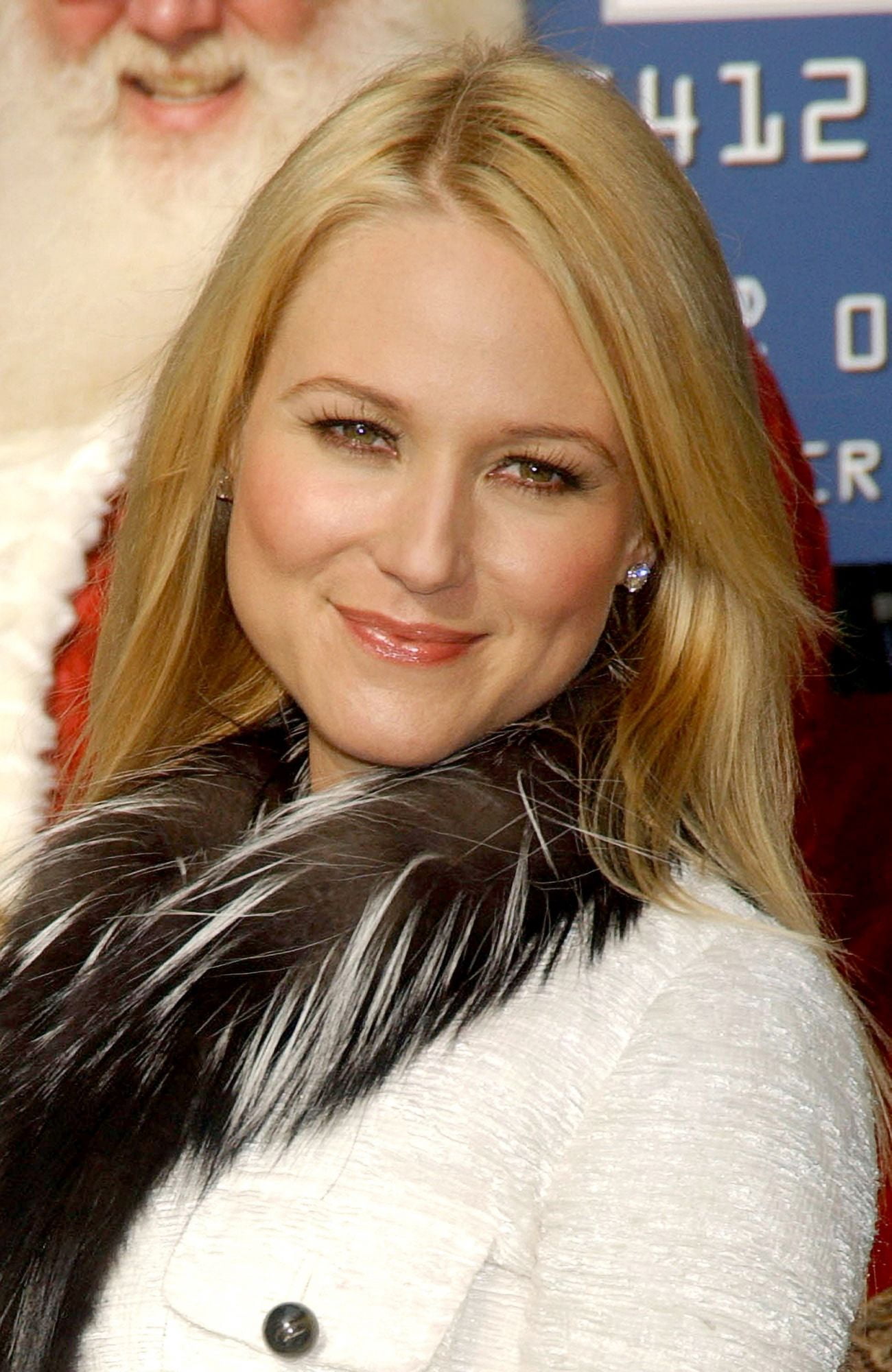 Jewel On Location For Home For The Holidays Winter Wonderland Concert By Jewel Canvas Art - (16 x 20)