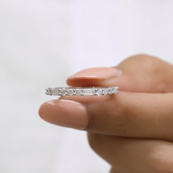 Jewelegant 1.12 Cttw Emerald and Round Cut Moissanite Wedding Band - Bridal Set Matching Band