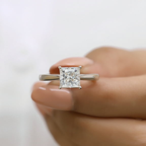 Jewelegant 2.0 CT Princess Cut Moissanite Diamond Solitaire Engagement Ring