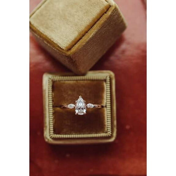 Jewelerix 14K Pear Cut Ring Gorgeous 1.50 CT Moissanite Diamond Ring Engagement Wedding Promise Ring for Women