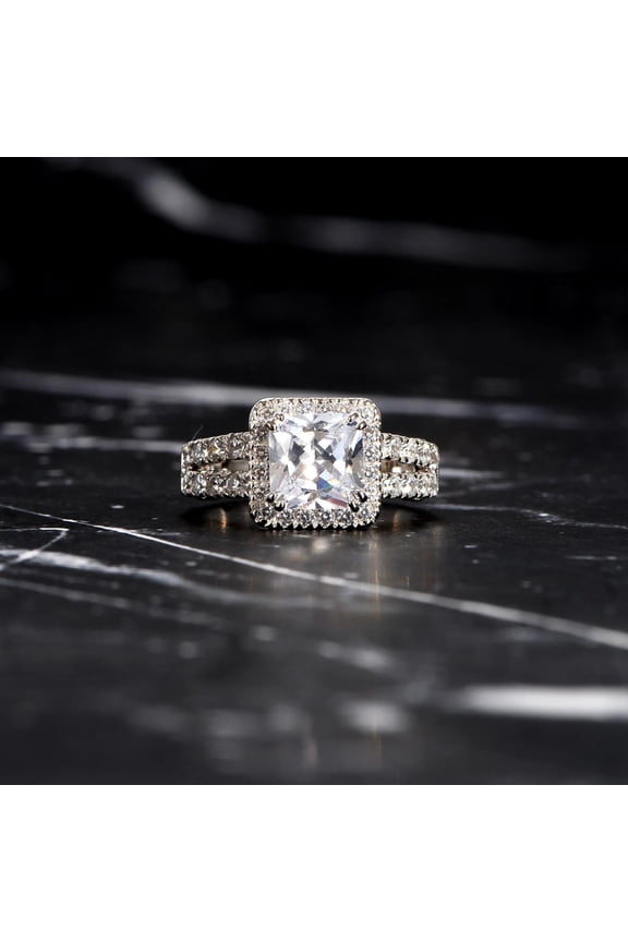 Amazing Cushion Cut Halo Engagement Ring 925 Sterling Silver Moissanite Diamond Split Shank Ring 2.50 CT Proposal Promise Ring