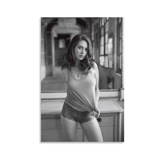 Jewish American Actresses Alison Brie Sexy Retro Poster Canvas Wall Art Poster Decorative Bedroom Modern Home Print Picture Artworks Posters 12x18inch(30x45cm)