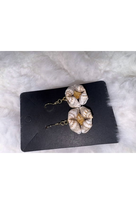 Dangling Shell Earrings