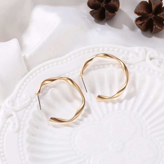 Jiaroswwei 2Pairs Women Fashion Matte Circle Hoop Leverback Earrings Party Jewelry Gift