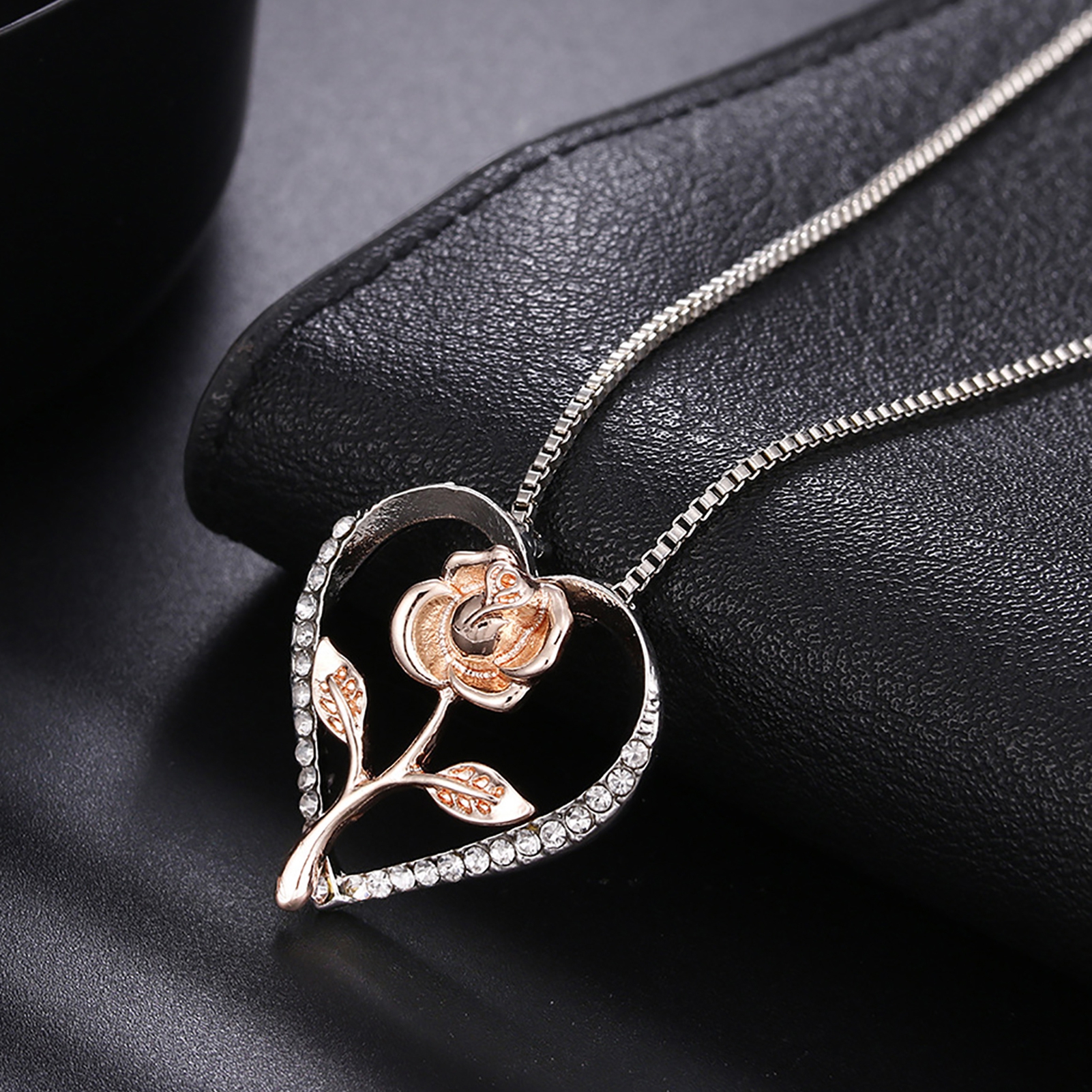 Jiaroswwei Necklace Rose Flower Shape Rust-proof Alloy Elegant Jewelry Necklace Supplies for Women