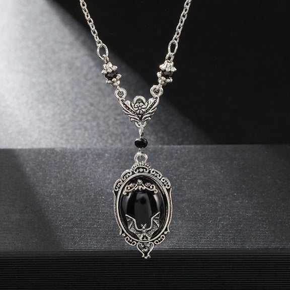 Jiaroswwei Vintage Pendant Necklace Exquisite Gothic Halloween Bat Necklace for Party