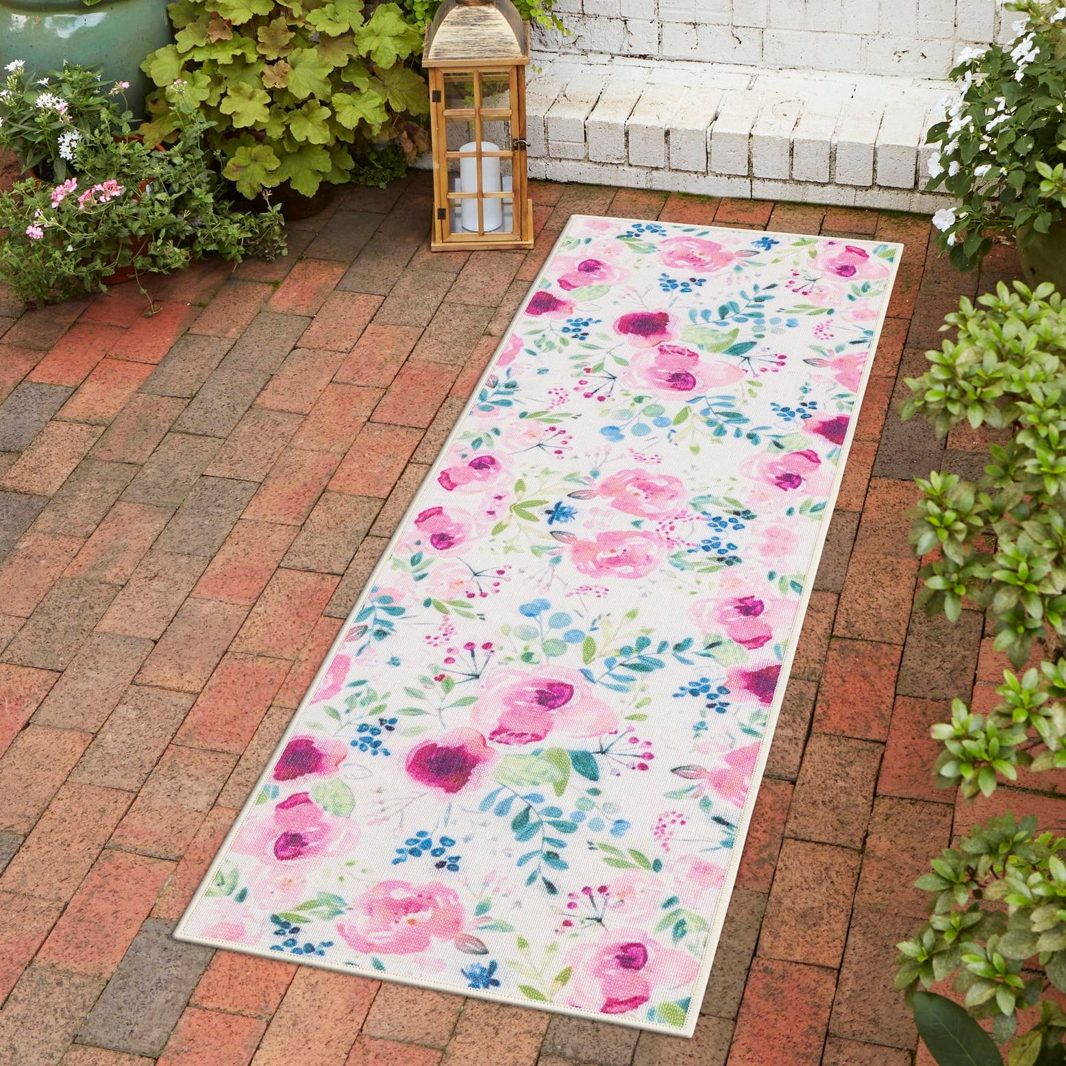 Ivory Floral Synthetic Outdoor Runner Rug, 2' x 10'