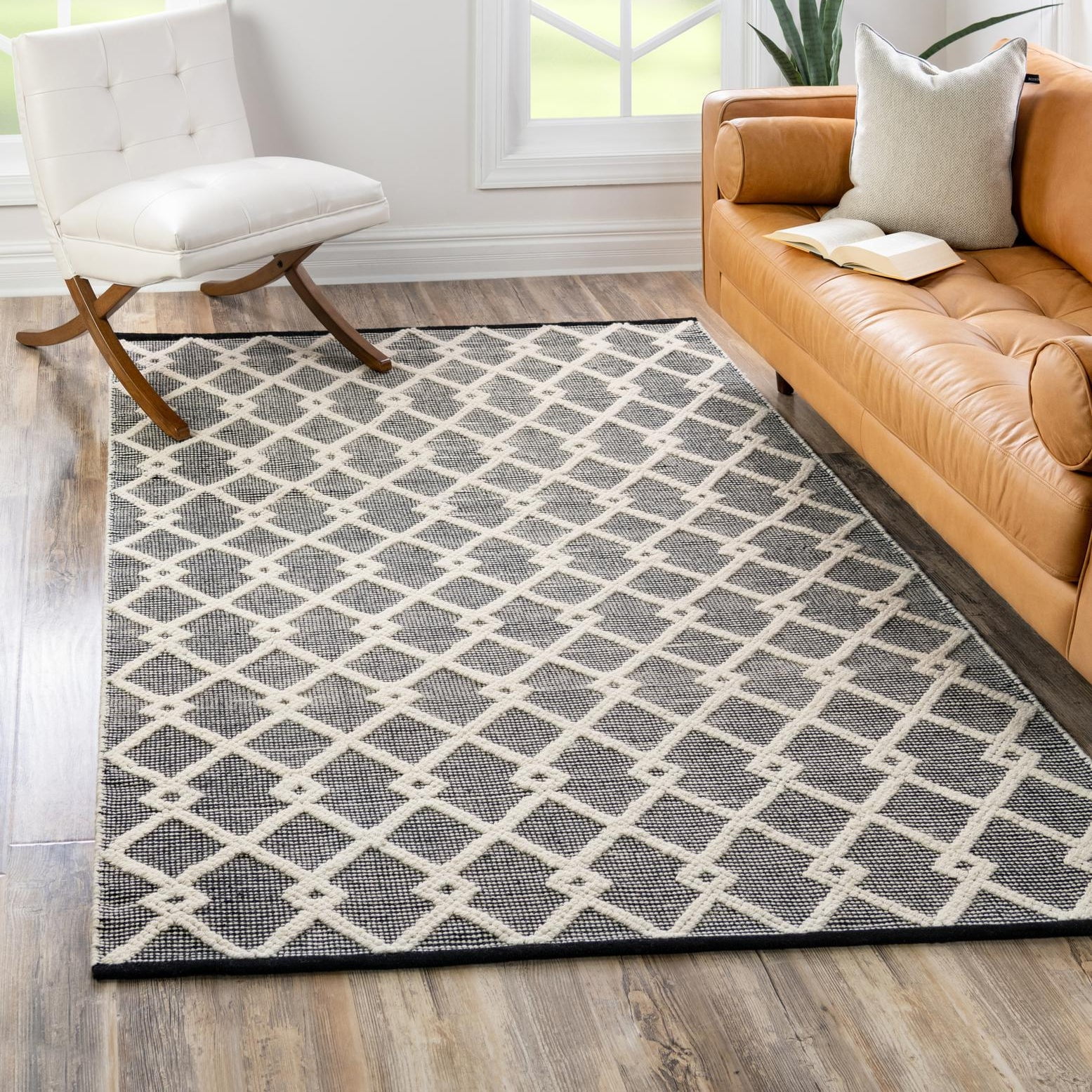 Blackberry & Ivory Geometric Hand-Knotted Wool-Cotton 4'1" x 6'1" Rug