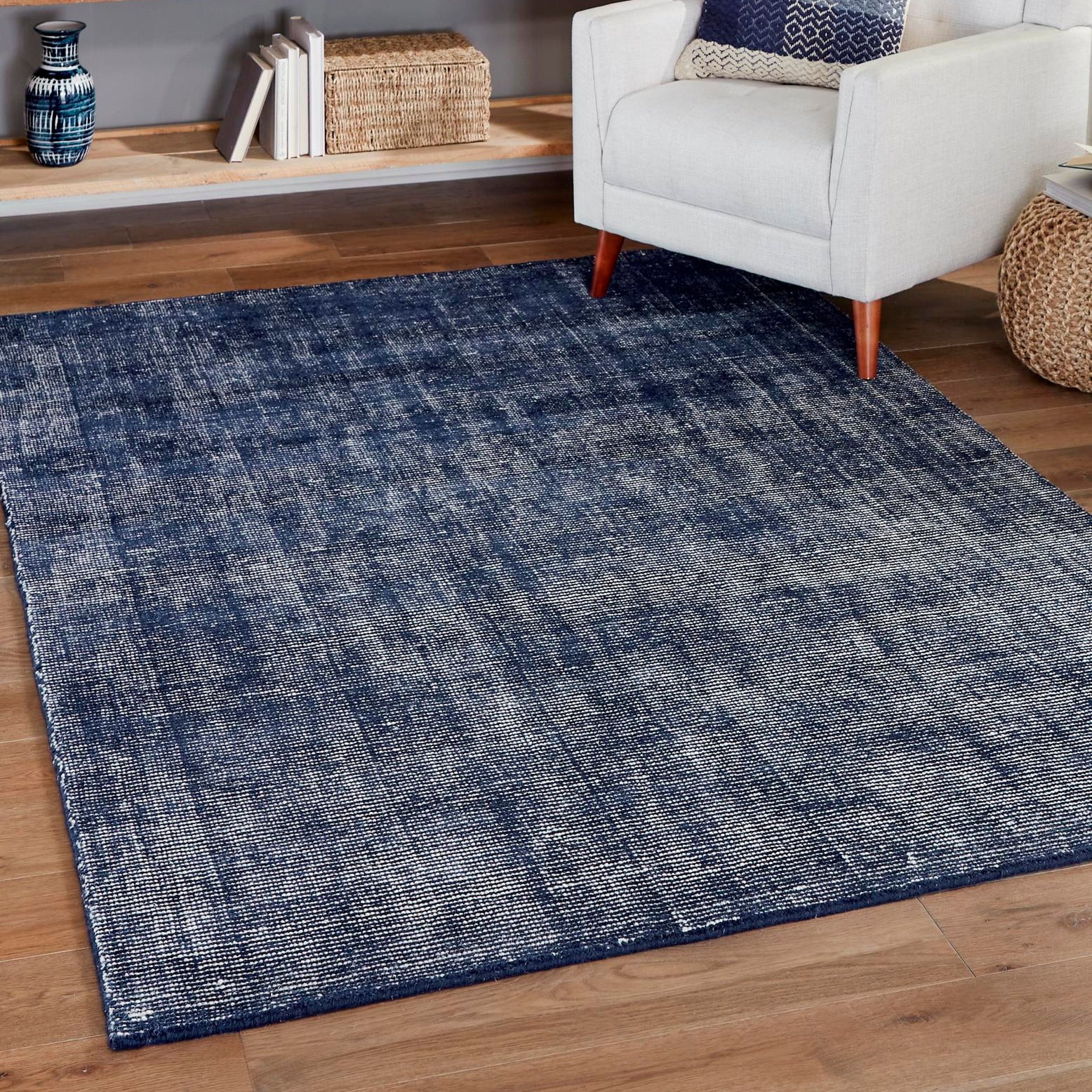 Blueberry and Ivory Hand-Knotted Wool Area Rug 2'2" x 3'1"