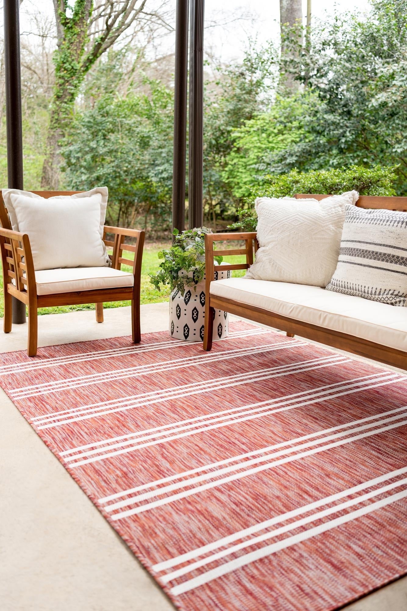 Rust Red Easy-Care Synthetic 6'x9' Outdoor Rug