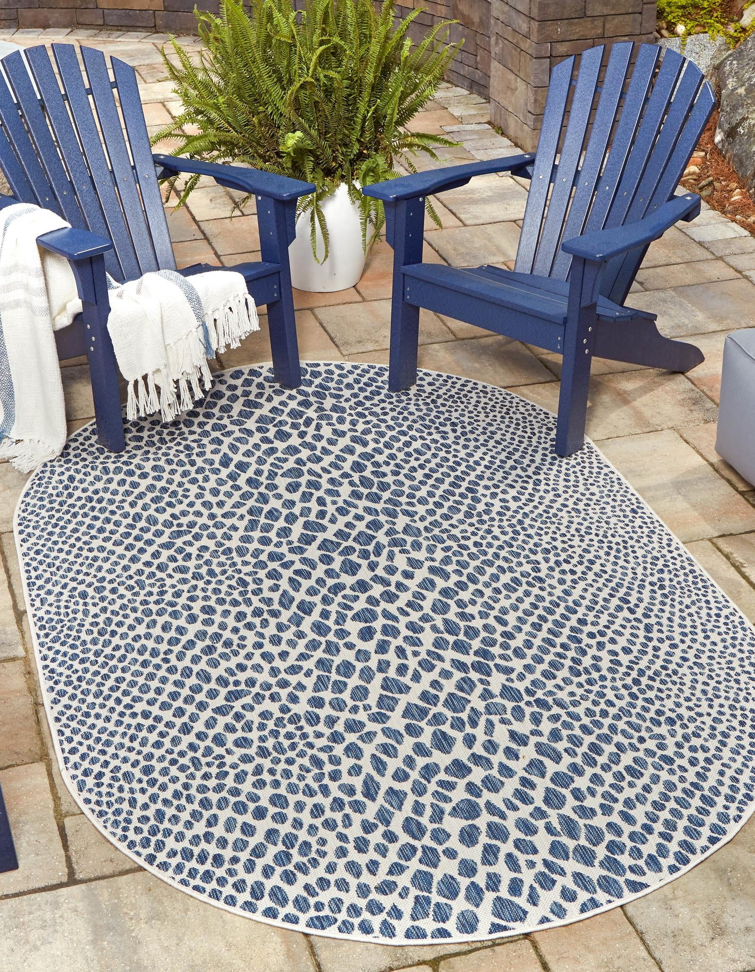 Blue Oval Synthetic Outdoor Rug with Pebble Pattern