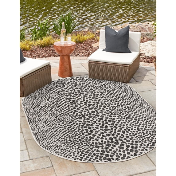 Jill Zarin Outdoor Collection Area Rug - Cape Town (7' 10" x 10' Oval Black/Ivory)