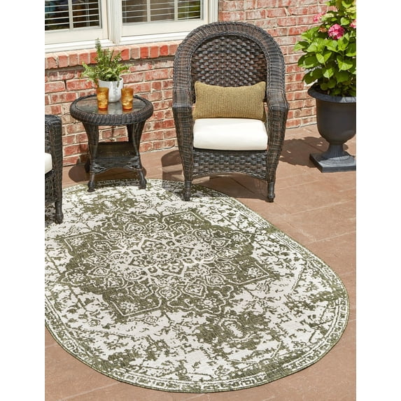Jill Zarin Outdoor Collection Area Rug - Dubai (7' 10" x 10' Oval Green/Ivory)