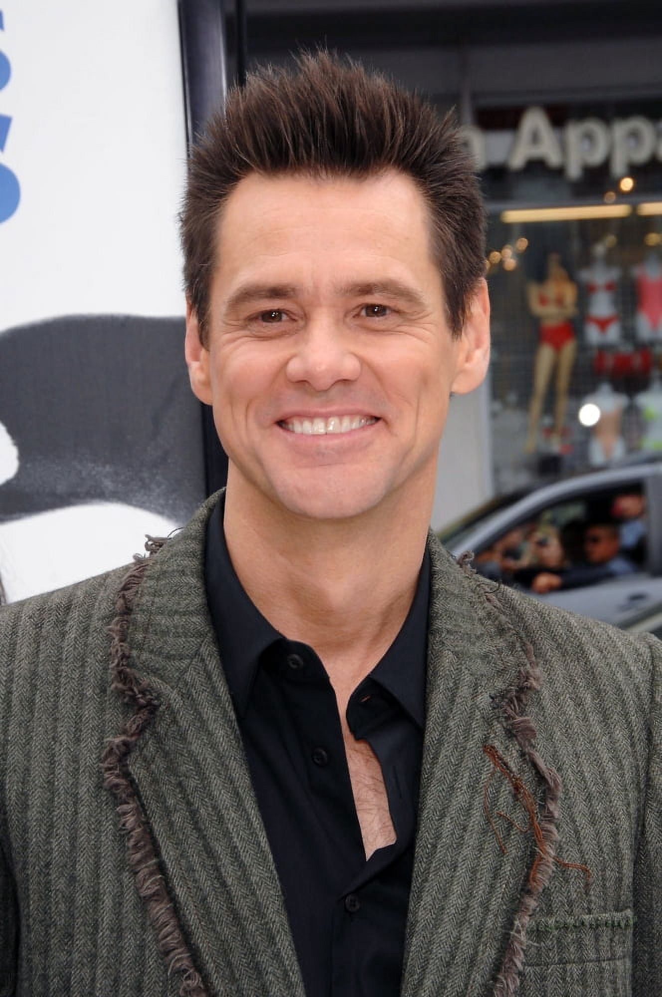 Jim Carrey At Arrivals For Mr PopperS Penguins Premiere Canvas Art - (16 x 20)