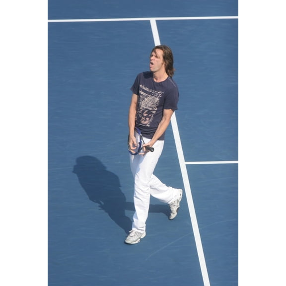 Jim Carrey In Attendance For Us Open 2006 Women'S Finals, Usta National Tennis Center, Flushing, Ny, September 09, 2006. Photo By Rob RichEverett Collection Celebrity (16 x 20)