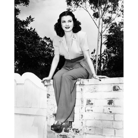 Joan Bennett At Home 1947 Photo Print (8 x 10)