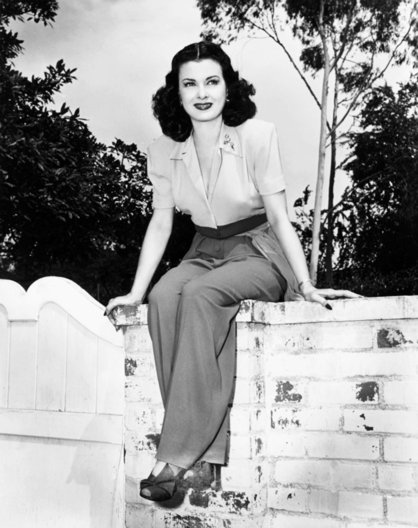 Joan Bennett At Home Canvas Art - (16 x 20)