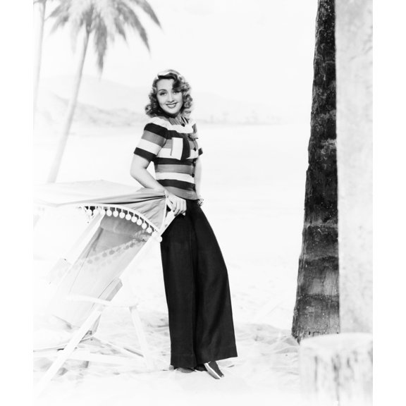 Joan Blondell Canvas Art -  (16 x 20)