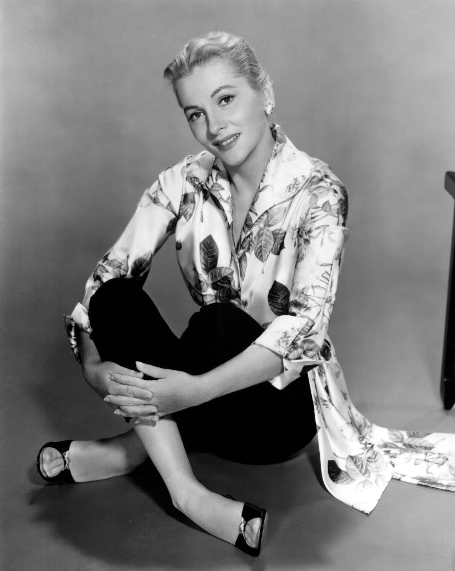 Joan Fontaine Canvas Art - (16 x 20)