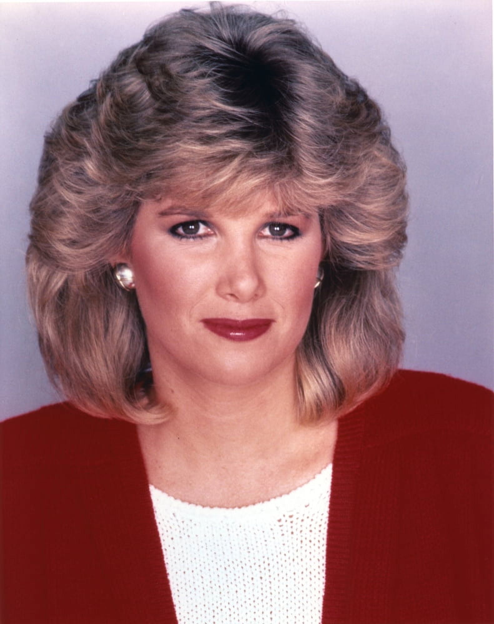 Joan Lunden Close Up Portrait Photo Print (8 x 10) - Walmart.com