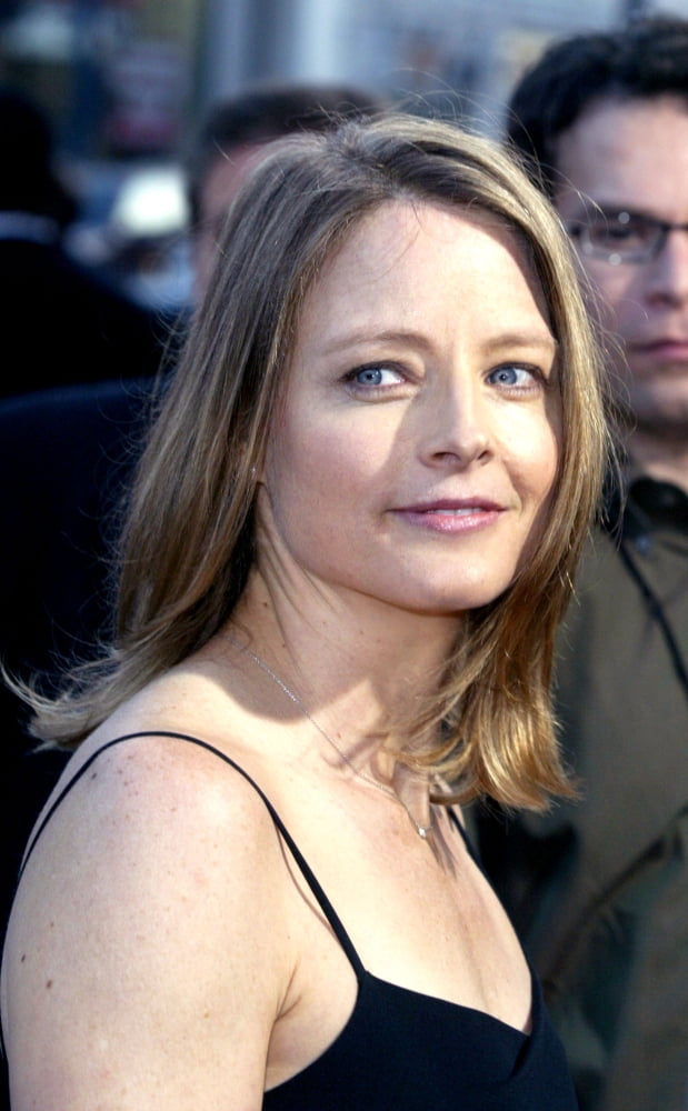 Jodie Foster At The Premiere Of The Manchurian Candidate Canvas Art - (16 x 20)