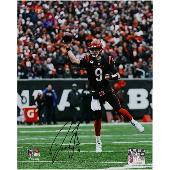 Joe Burrow Cincinnati Bengals Autographed 8" x 10" Black Jersey Vertical Photograph - Fanatics Authentic Certified