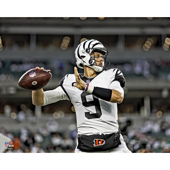 Joe Burrow Cincinnati Bengals Unsigned White Jersey Photograph