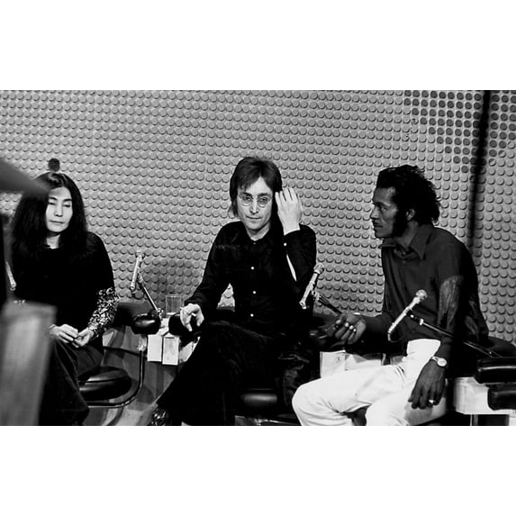 John Lennon, Yoko Ono and Chuck Berry Photo Print (30 x 24)